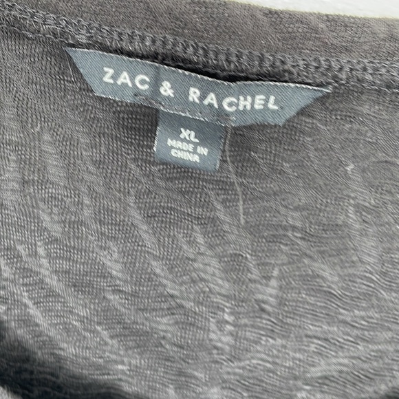 Zac & Rachel adorable puffed sleeve, black on black damask print top, size xl - Picture 2 of 6